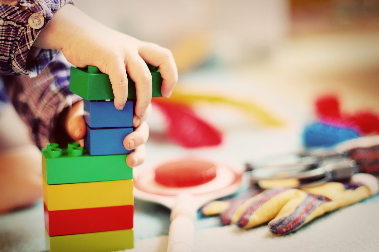 Jakie zabawki mają dobry wpływ na rozwój dziecka?