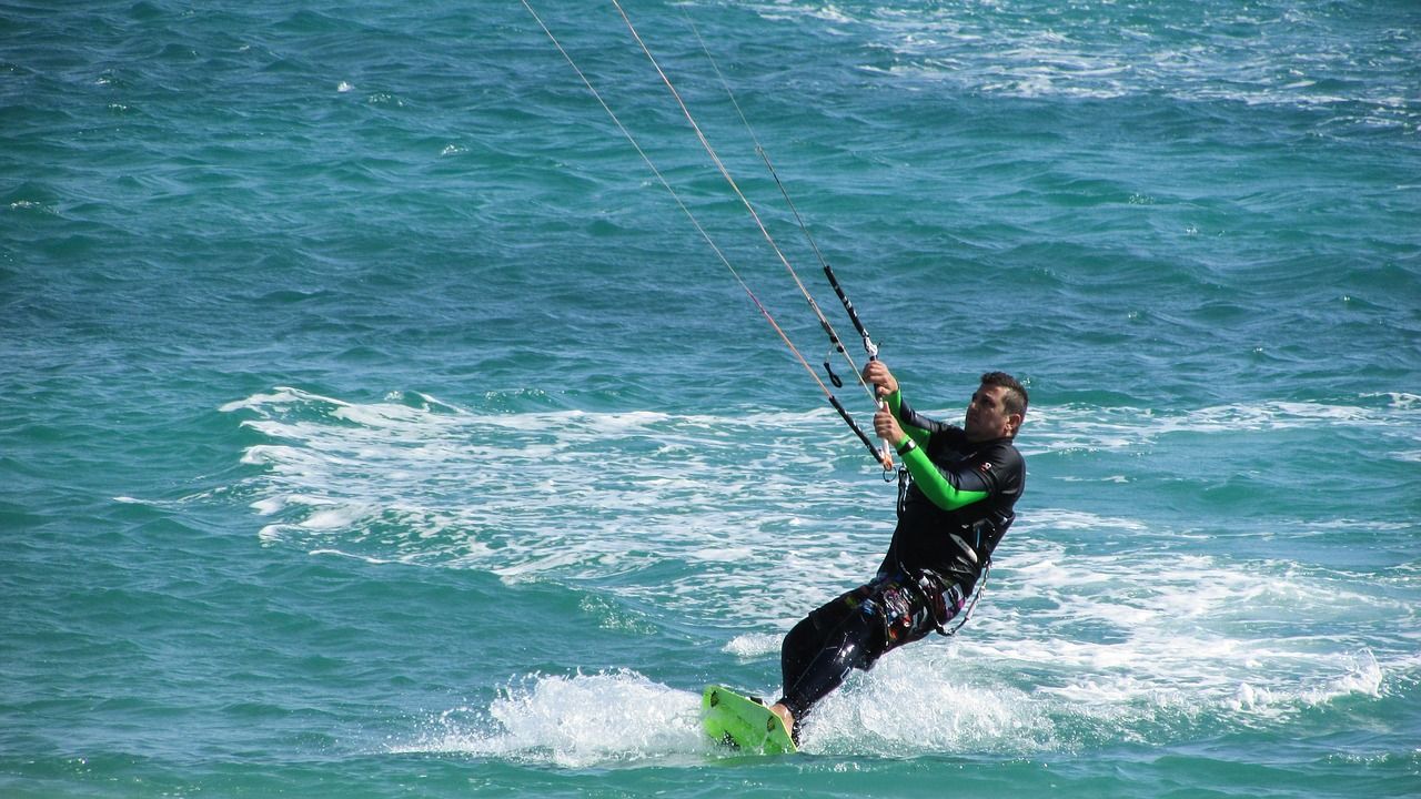 Kitesurfing – jakie ma zalety?