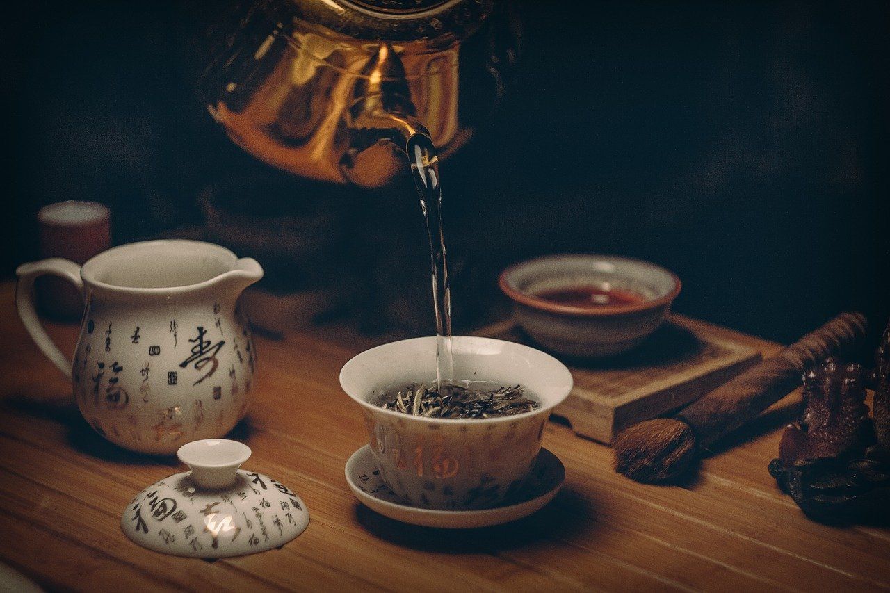 Jakie korzyści niesie ze sobą picie herbaty oolong?