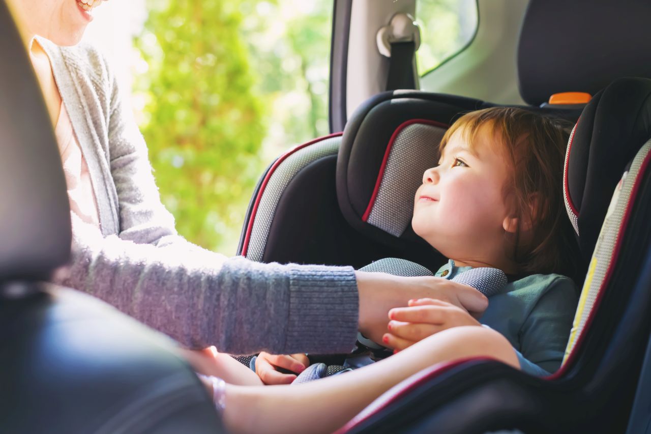 Co każdy rodzic musi posiadać w swoim samochodzie?