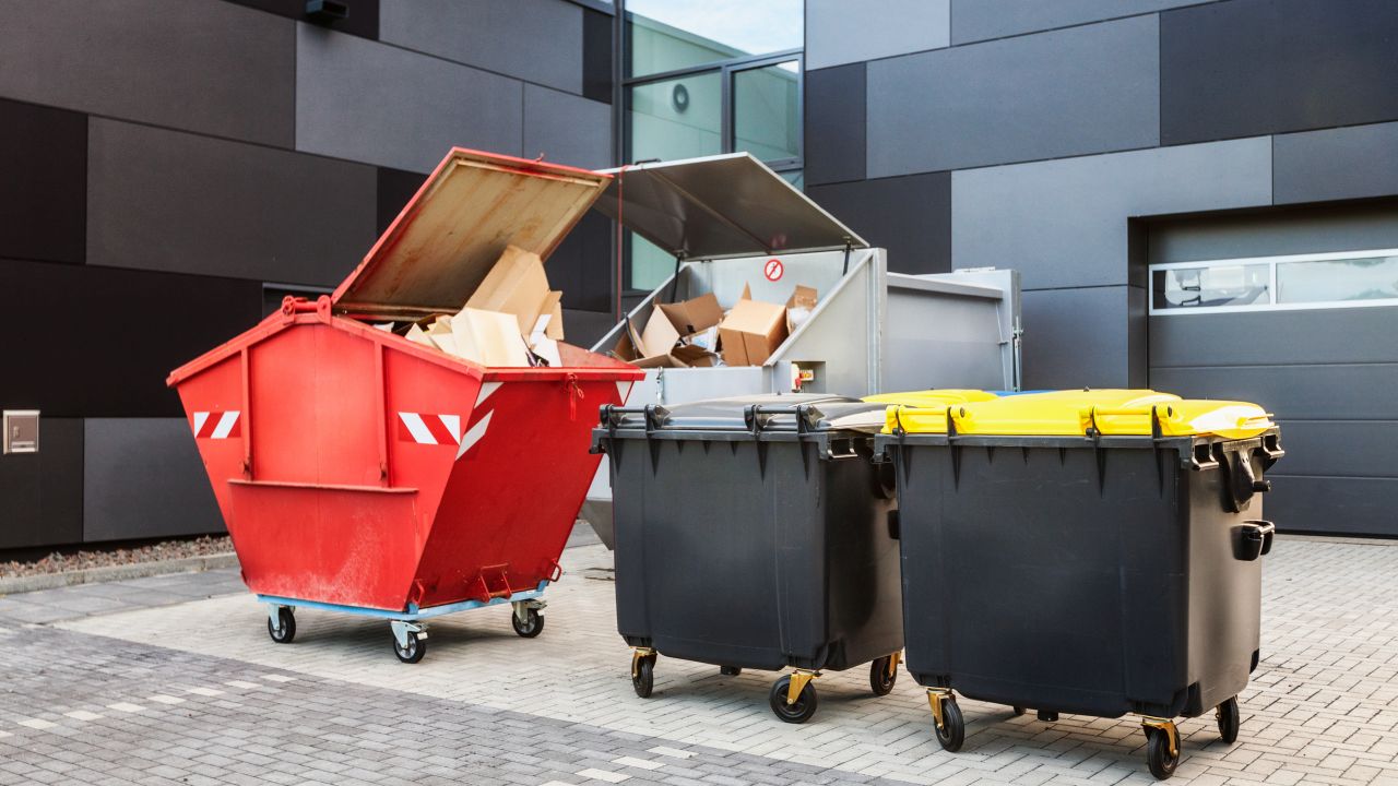 Gospodarka odpadami – w jaki sposób firmy mogą zaoszczędzić na surowcach nieodnawialnych