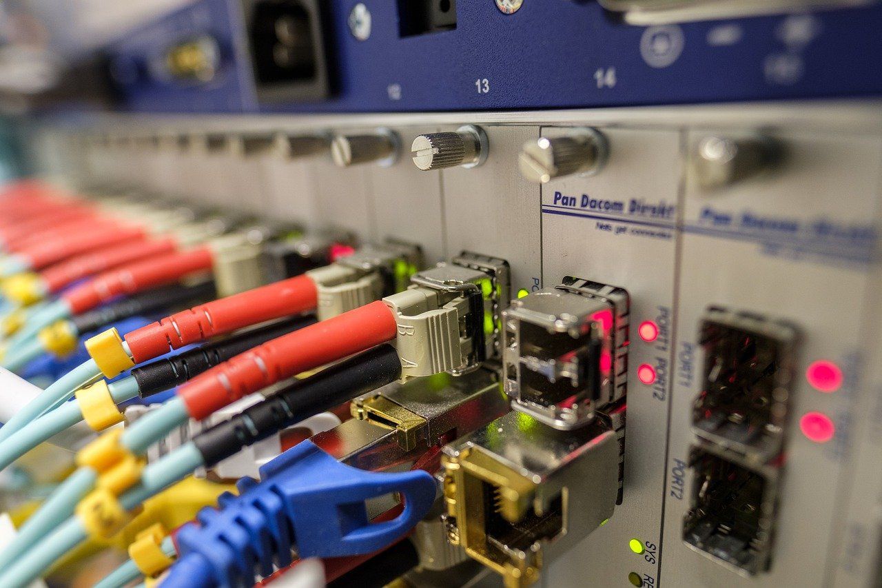 Dlaczego powinniśmy troszczyć się o cable management – oznaczniki kabli?